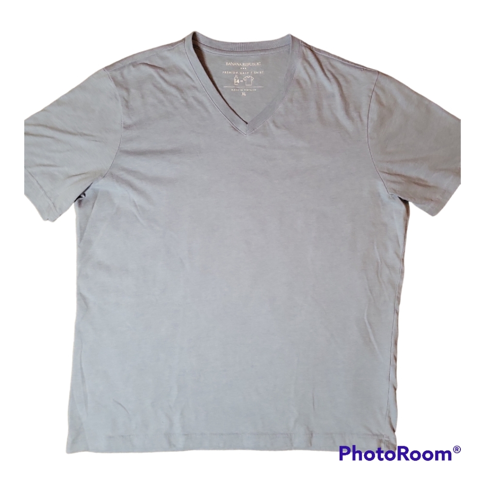 Banana Republic V-Neck shirt